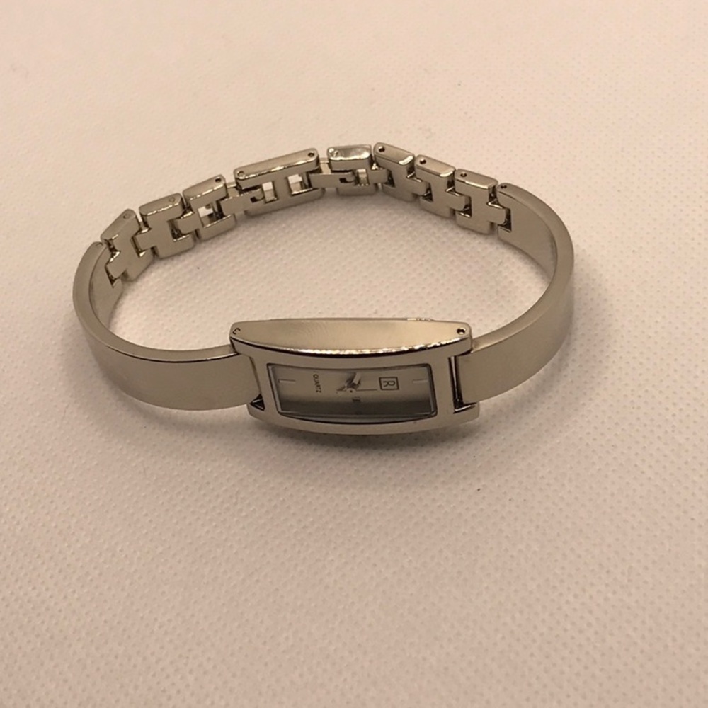 Reitmans Watch - never worn! - Picture 3 of 14